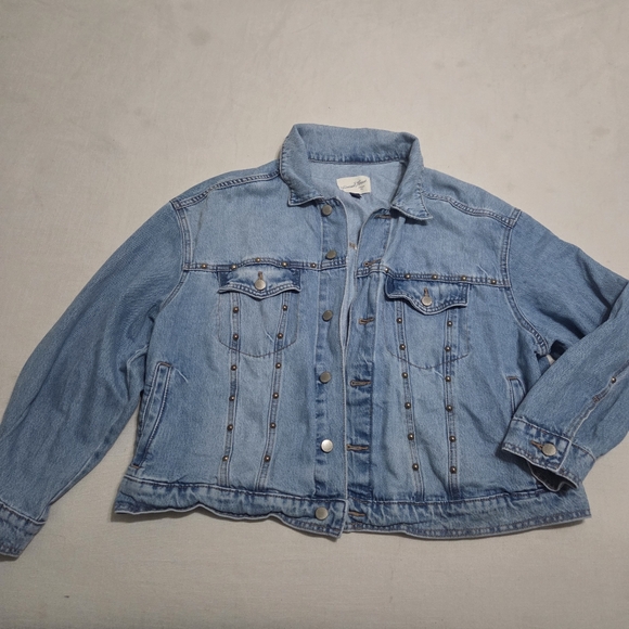 Universal Thread Light Blue Jean Jacket - Picture 3 of 10
